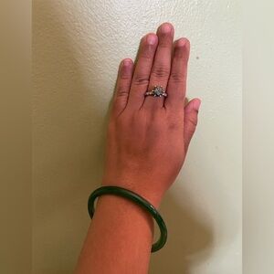 Elegant Green Agate Stone Bangle Bracelet